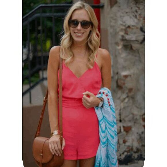 BB Dakota Short Romper Coral Zip Back Adjustable Straps Lined Shorts Size 4 - Picture 1 of 13